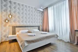 Отель Hotel Terrace Kutaisi Кутаиси Большой двухместный номер с 1 кроватью или 2 отдельными кроватями-2