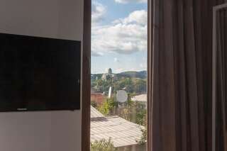 Отель Hotel Terrace Kutaisi Кутаиси Улучшенный одноместный номер-12